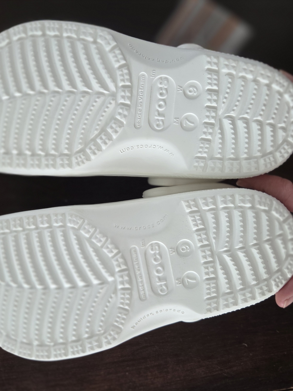NWT Womens 7 Mens 9 CROCS White - Picture 6 of 11
